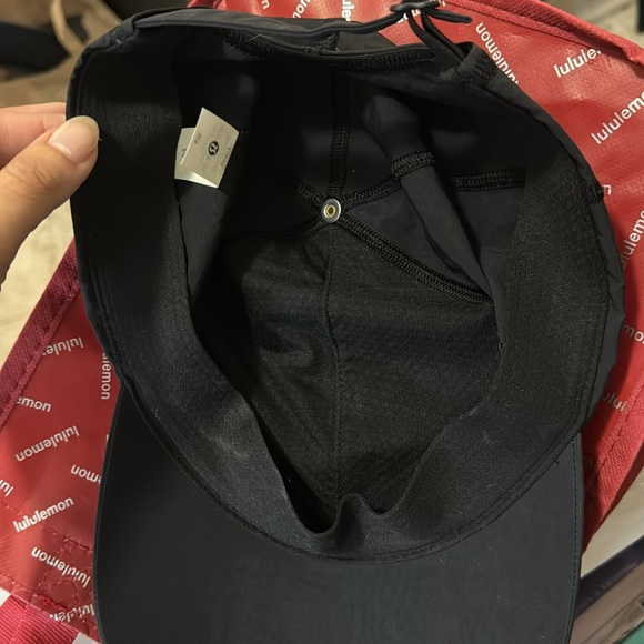 Lululemon cap - Picture 2 of 3